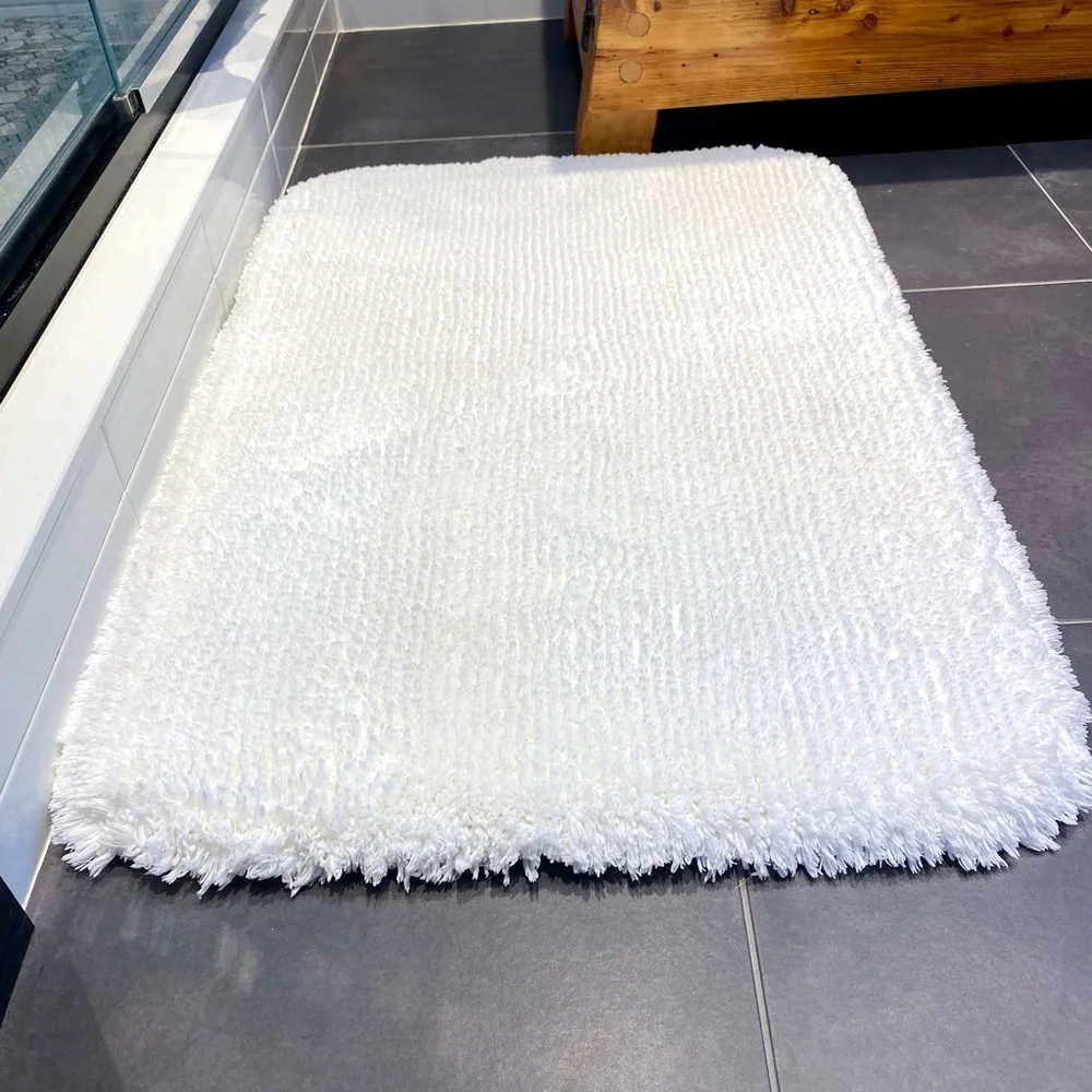 Plush White Bath Mat